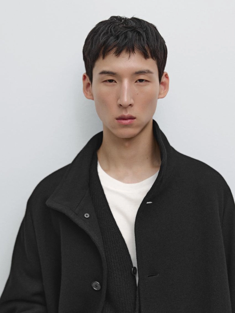 Длинное пальто с высоким воротником из 100% шерсти