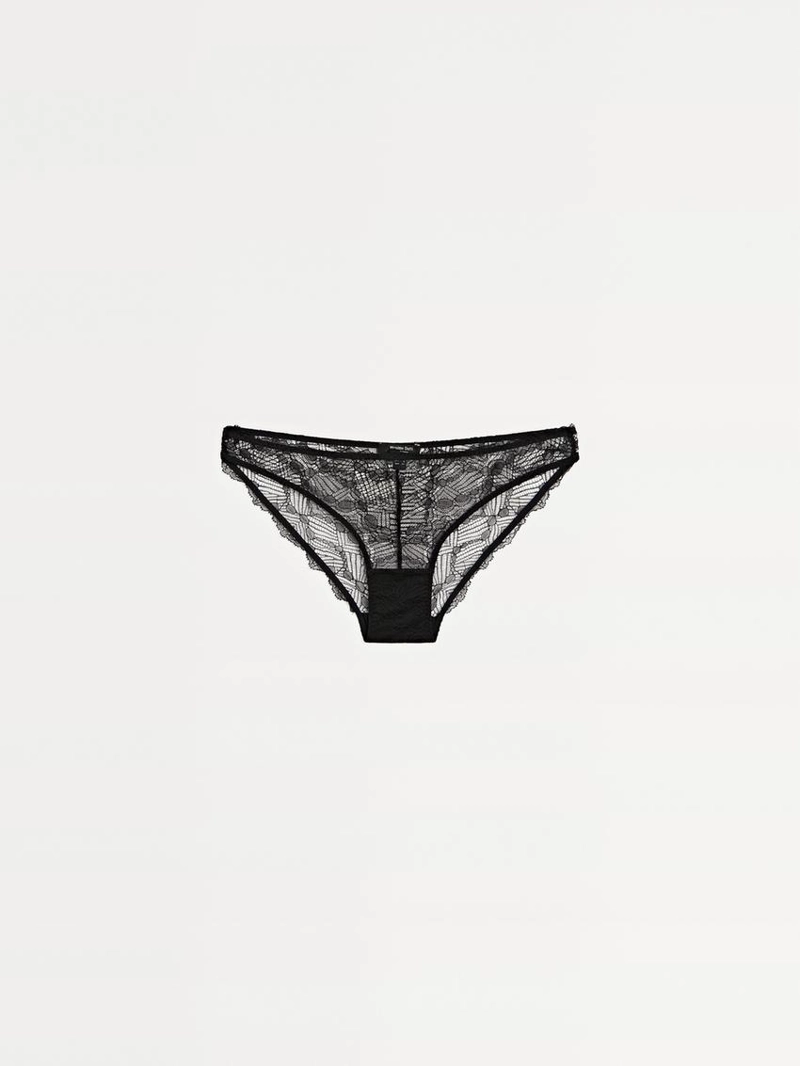 Благородные трусики с кружевными деталями