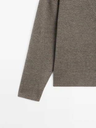 Кардиган с V-образным вырезом из шерстяной смеси- Заказать в России