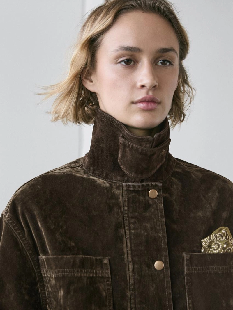 Джинсовая куртка с деталями воротника