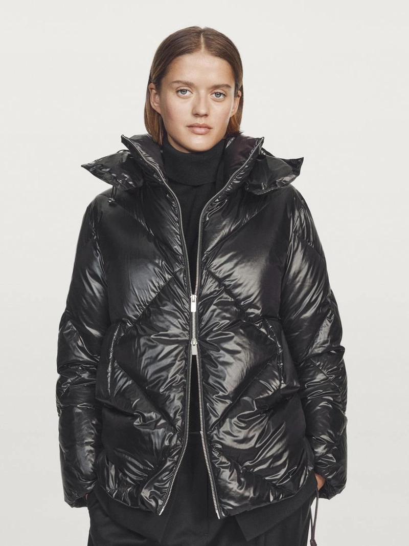 Куртка на пуговицах 80% - 20% пуха и пера, устойчивая к воде