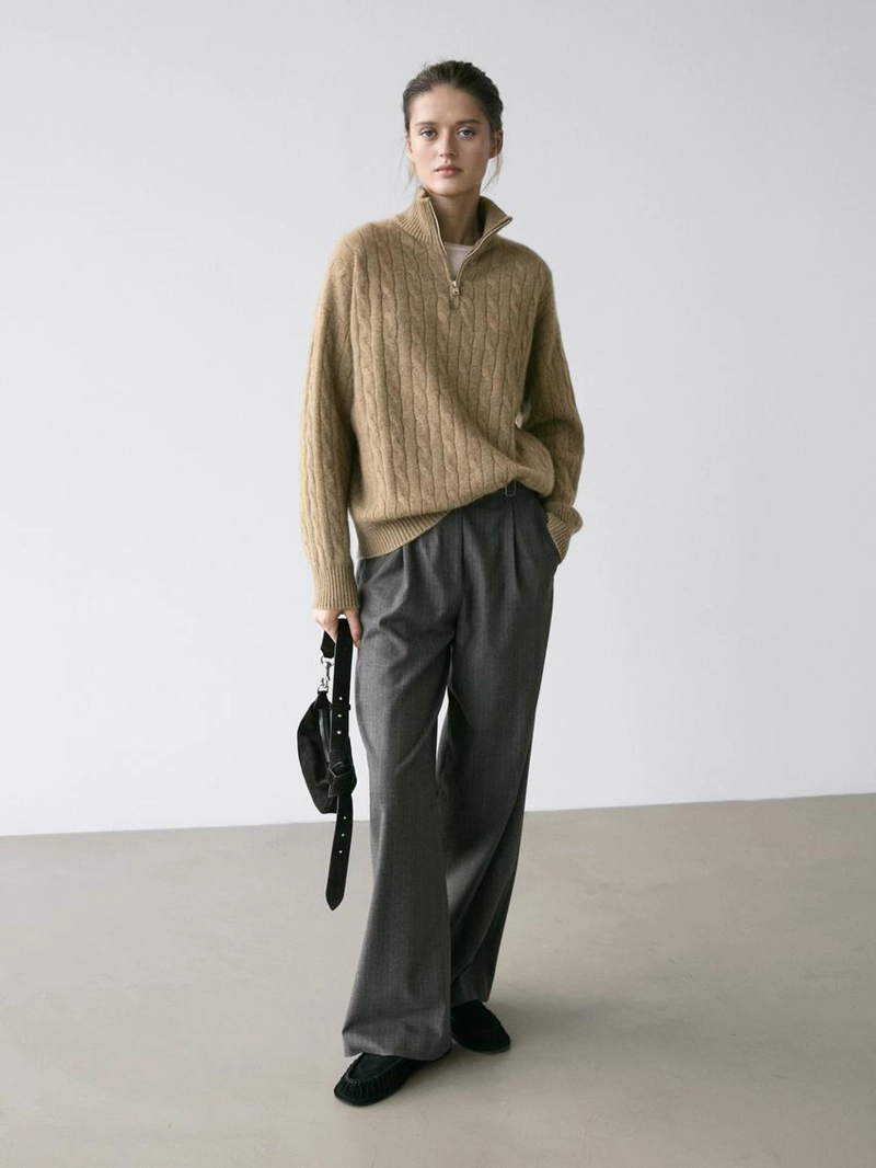 Брюки с защипами в полоску