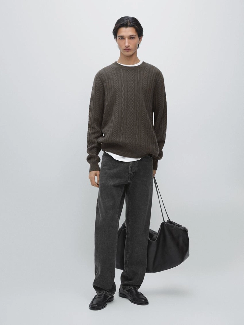 Свитер с узором из трикотажа