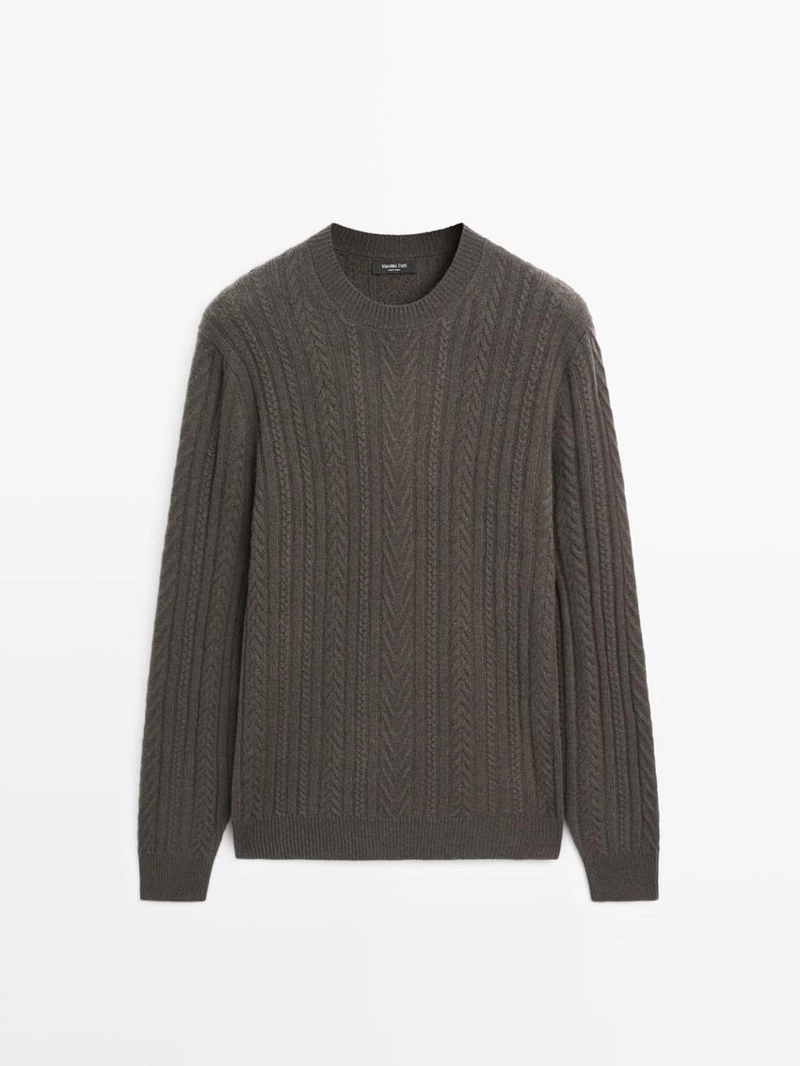 Свитер с узором из трикотажа