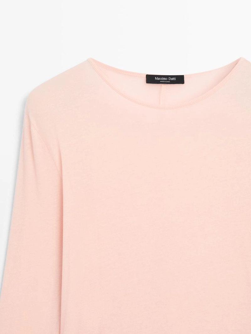 Легкая футболка с длинным рукавом