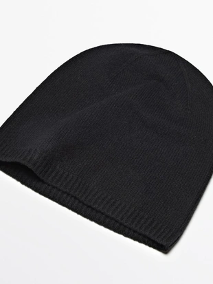 Тонкая вязаная шапка-бини- Заказать в России