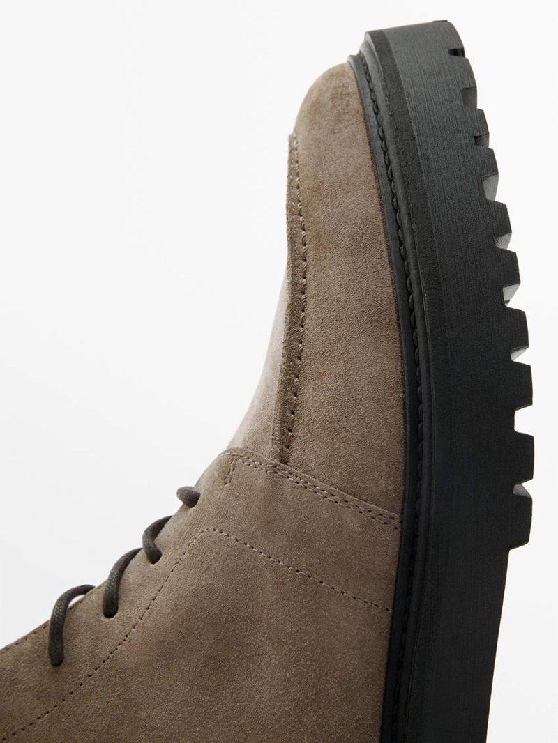 Ботинки из кожи с завязкой и подкладкой