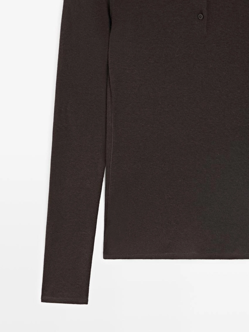 Поло-футболка с наплечниками