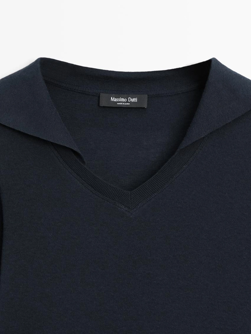 Поло с длинным рукавом и v-образным вырезом