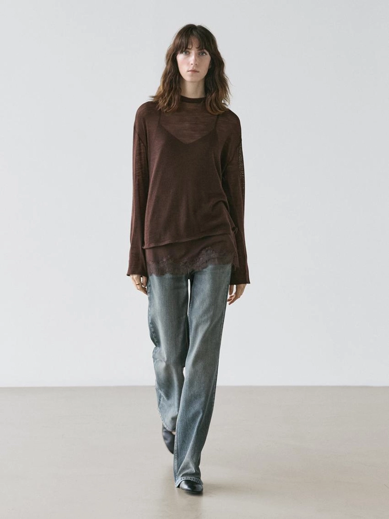 Лонгслив с кружевными деталями