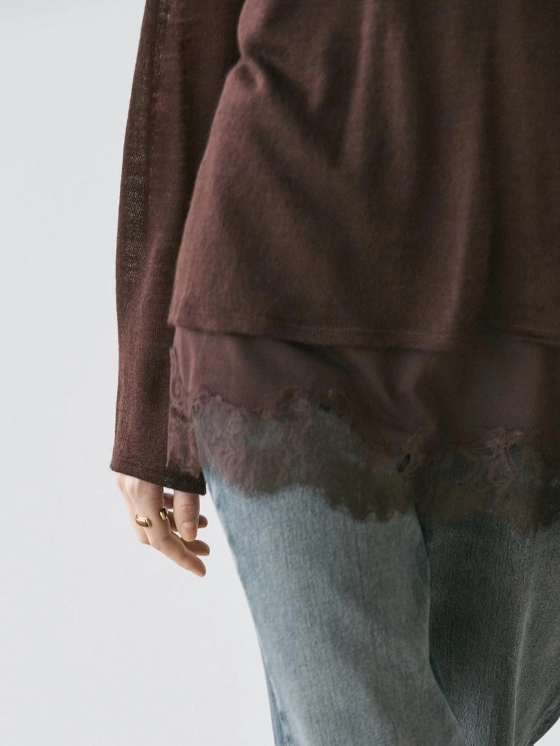 Лонгслив с кружевными деталями