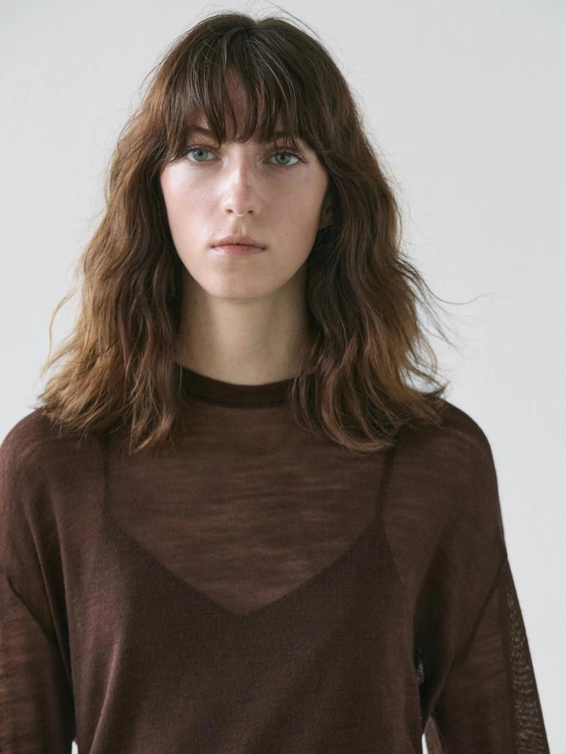 Лонгслив с кружевными деталями