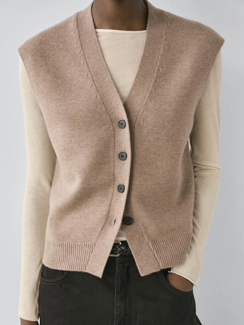 Жилет из вязаного шерстяного микса с v-образным вырезом