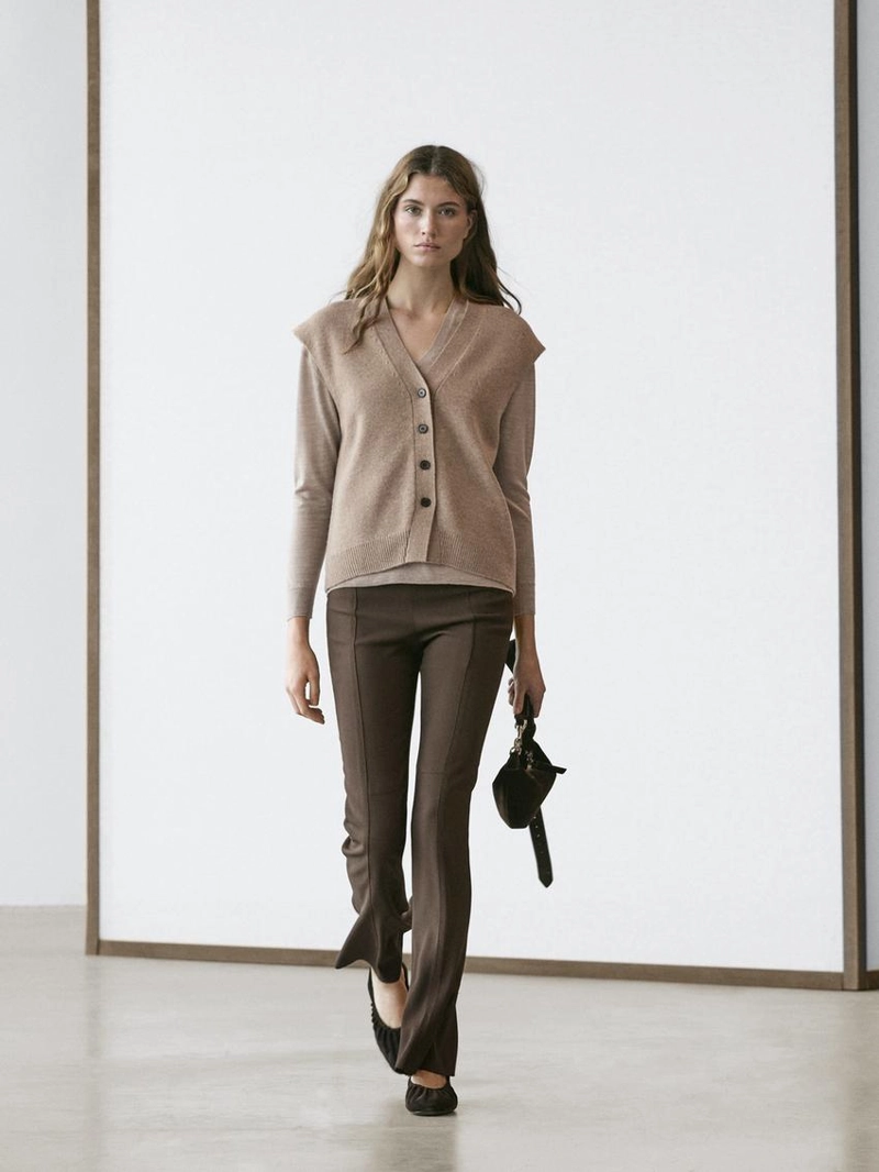 Жилет из вязаного шерстяного микса с v-образным вырезом