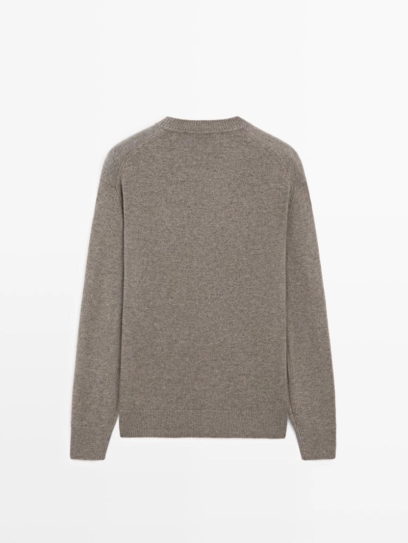 Свитер из шерстяной смеси с круглым вырезом