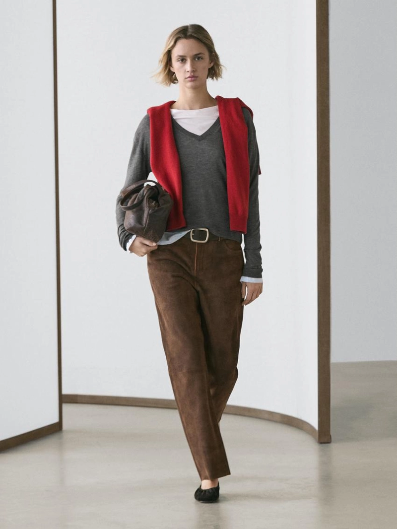 Свитер из шерсти и шелка вязаный