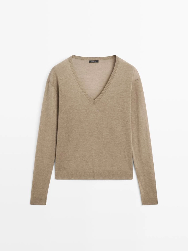 Свитер из шерсти и шелка вязаный