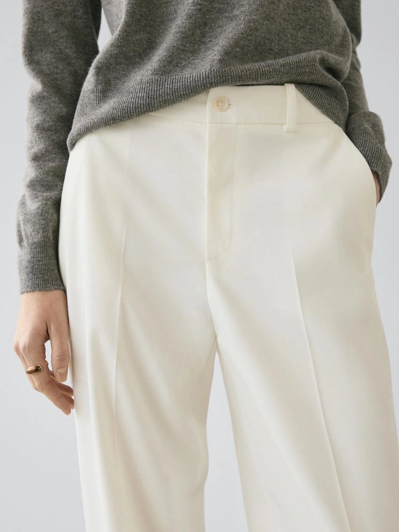 Брюки прямого кроя из легкого материала