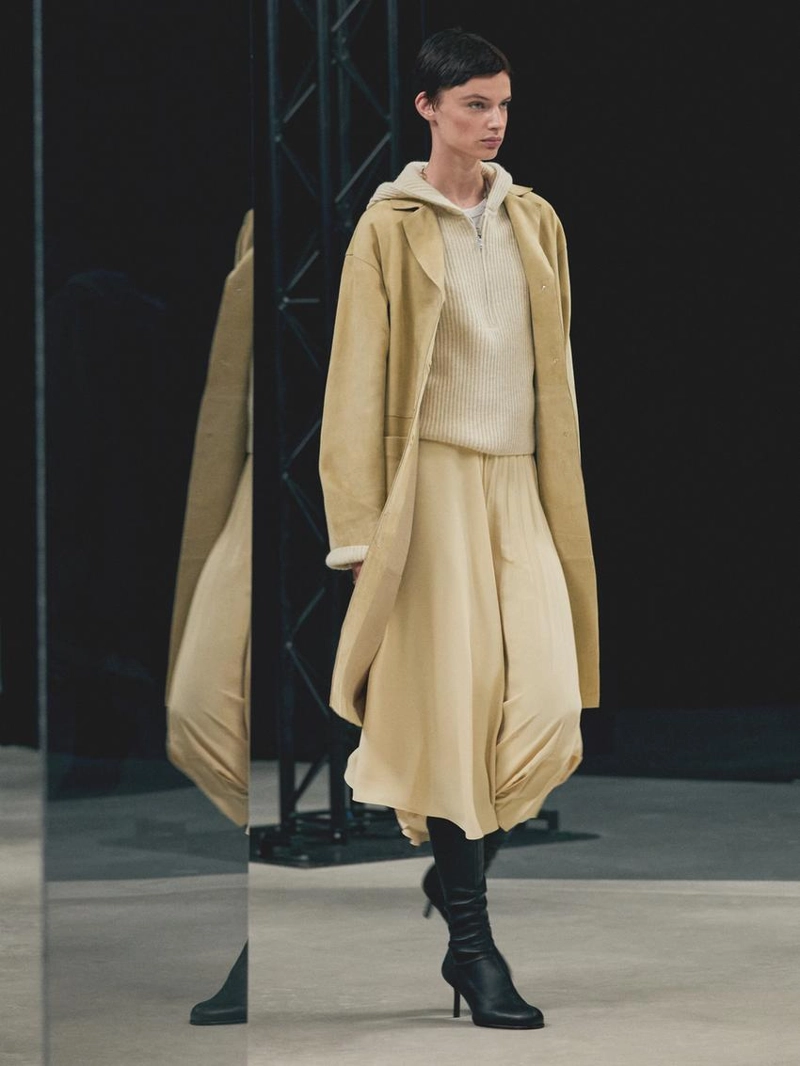 Трикотажный свитер из шерстяной смеси с деталями капюшона