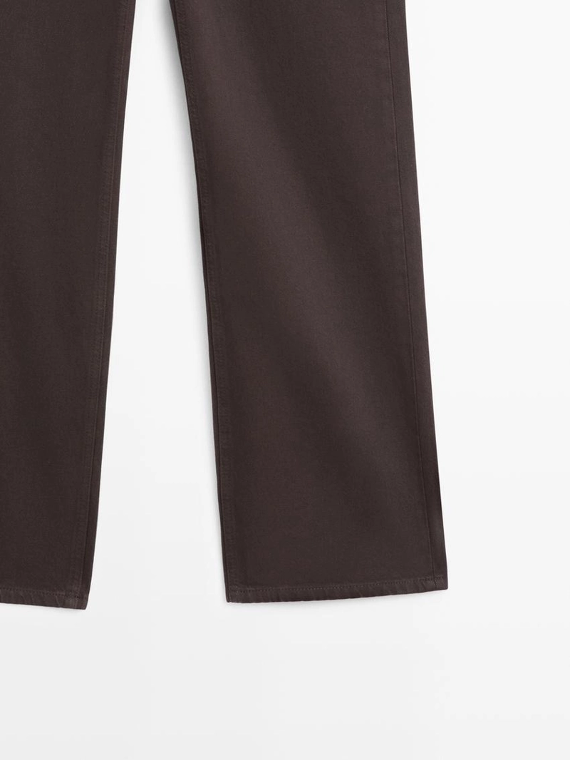 Джинсы с широкими брючинами