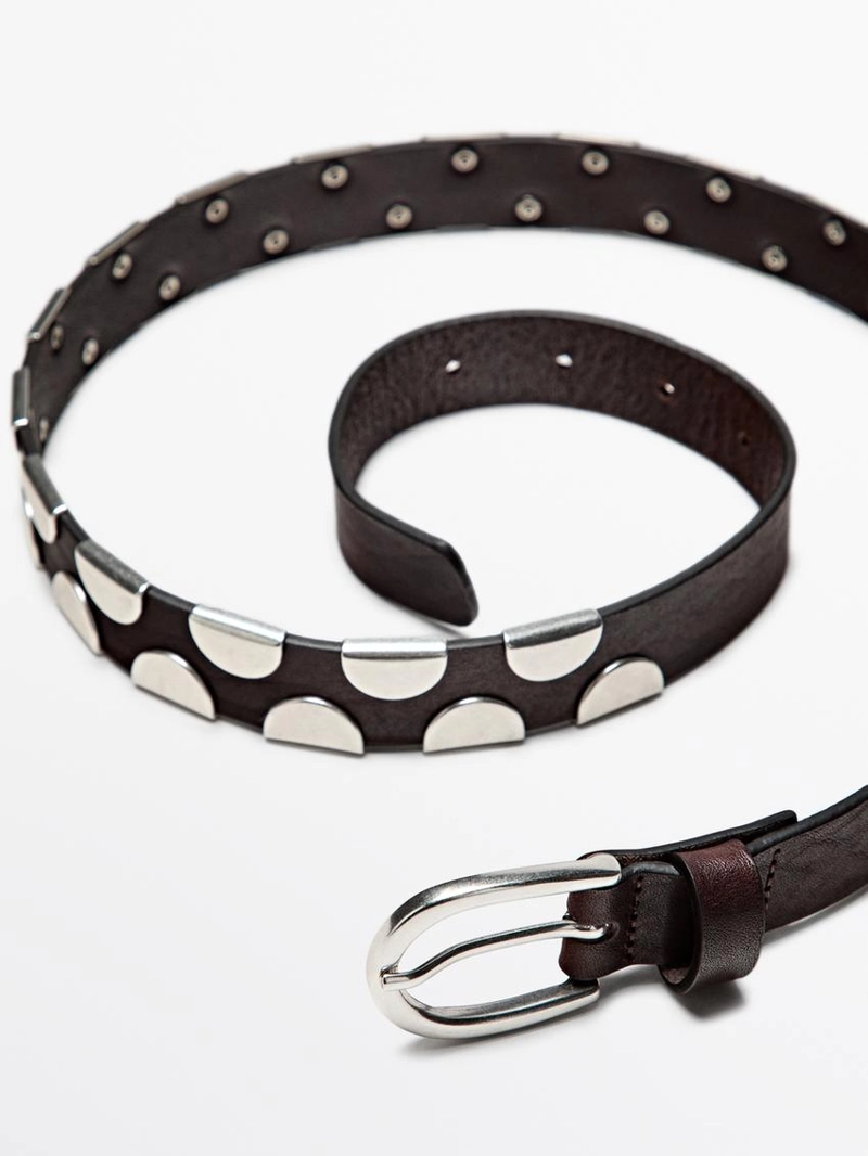 Ремень с металлическими аппликациями