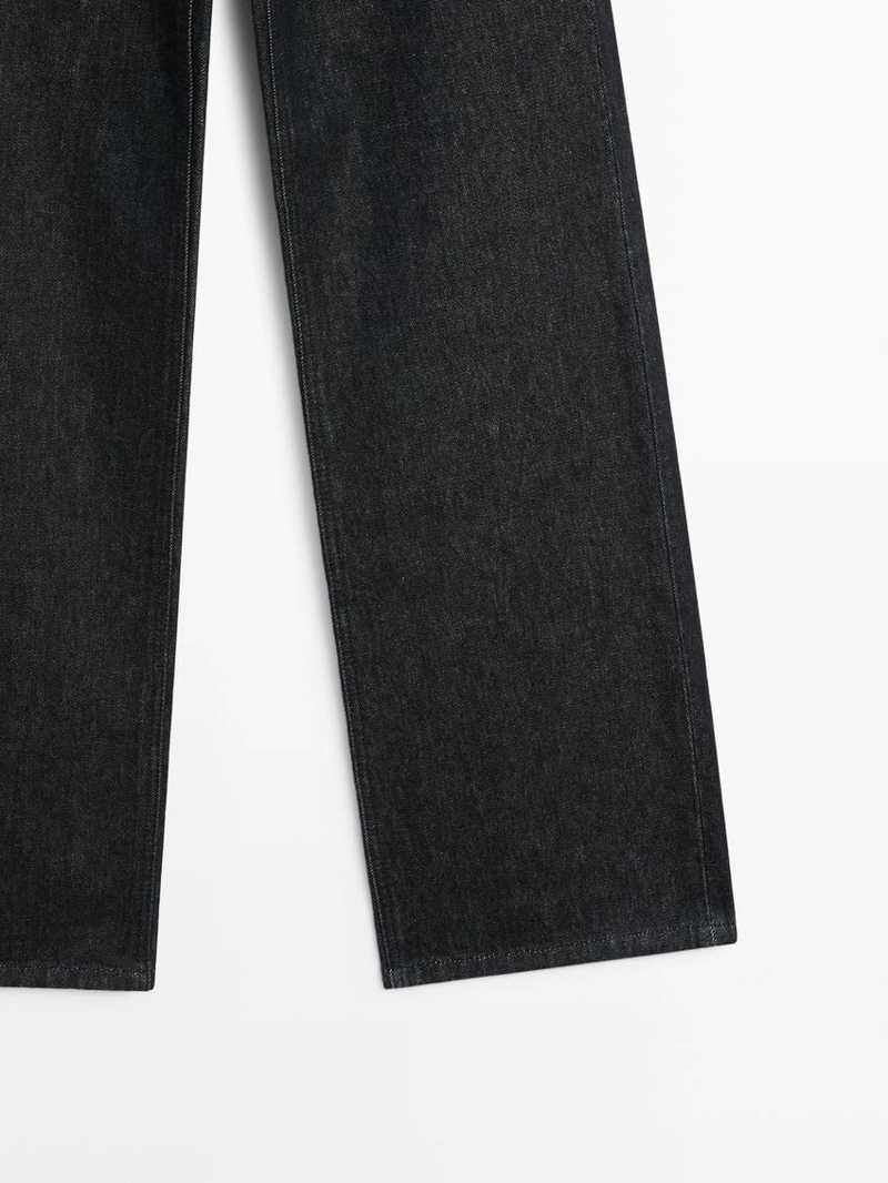 Джинсы с высокой посадкой и широкими штанинами