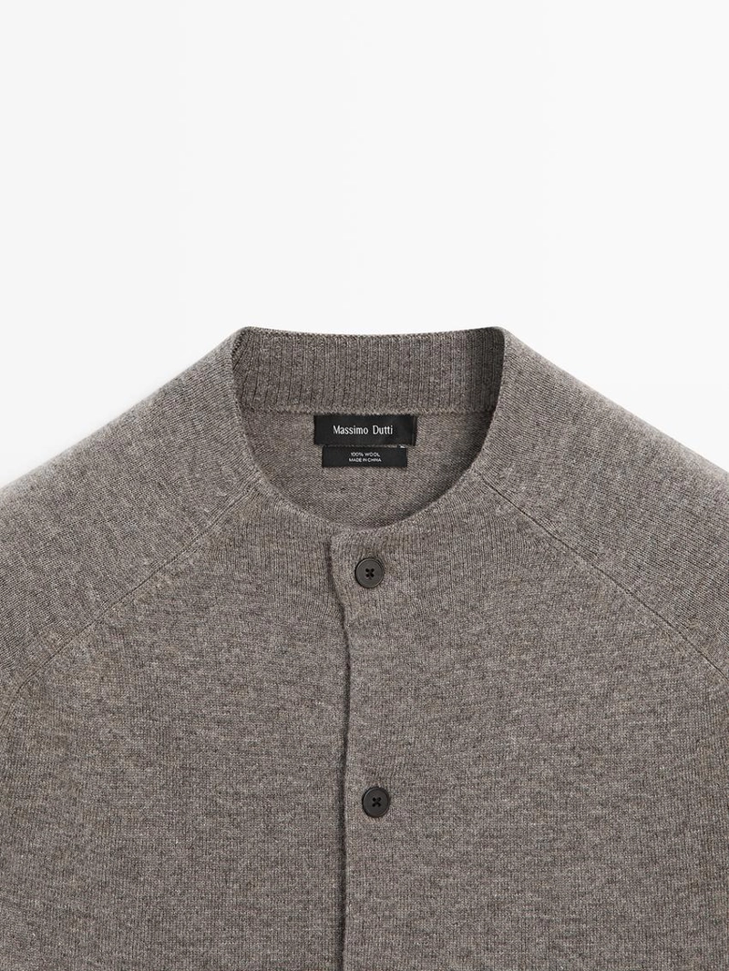 Кардиган с высоким воротником из вязаного трикотажа из шерсти