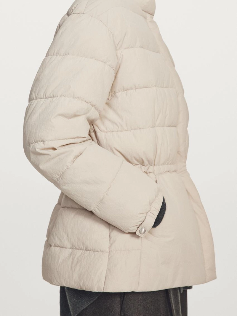 Пуховик с водоотталкивающим покрытием