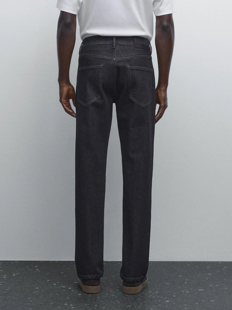 Джинсы с зауженным кроем