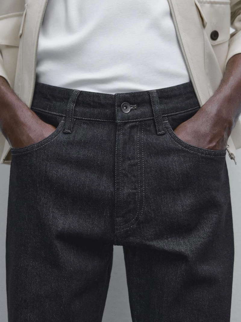 Джинсы с зауженным кроем