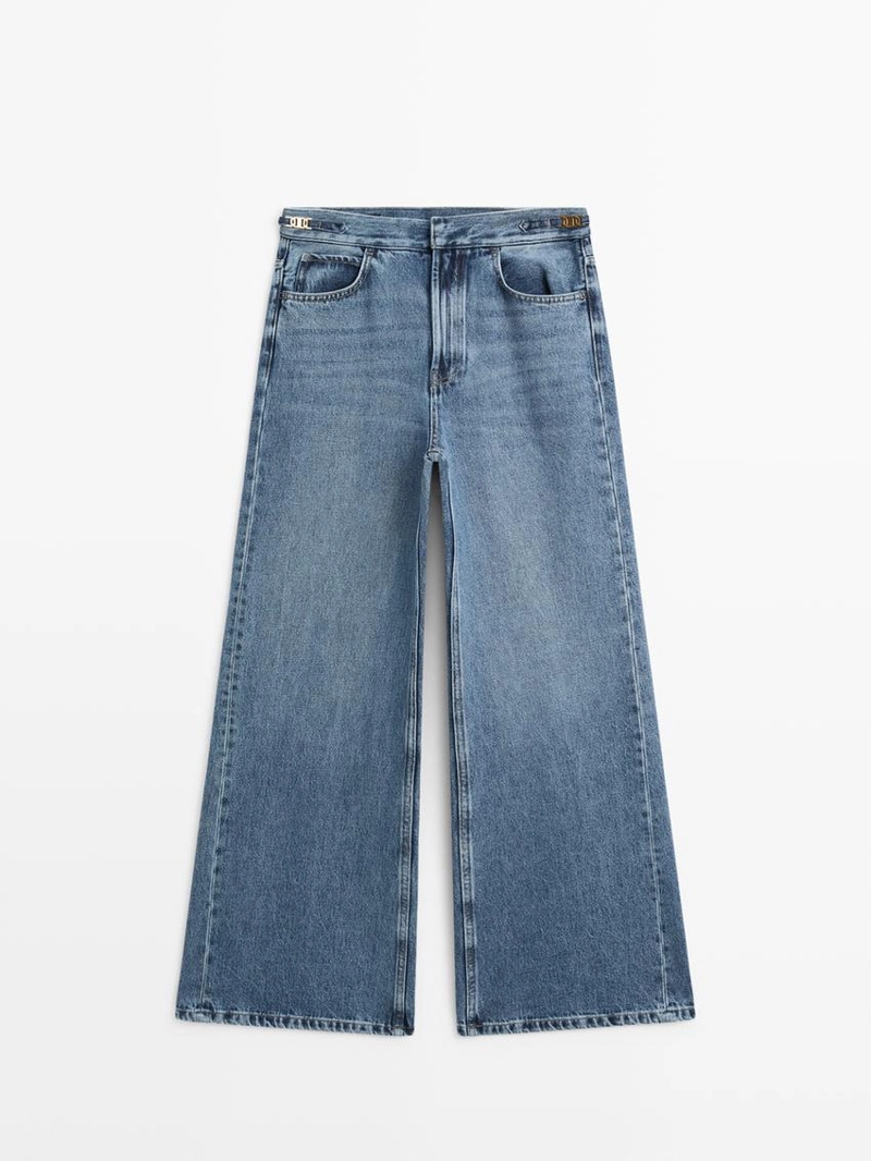 Джинсы с расклешенными брючинами средней посадки