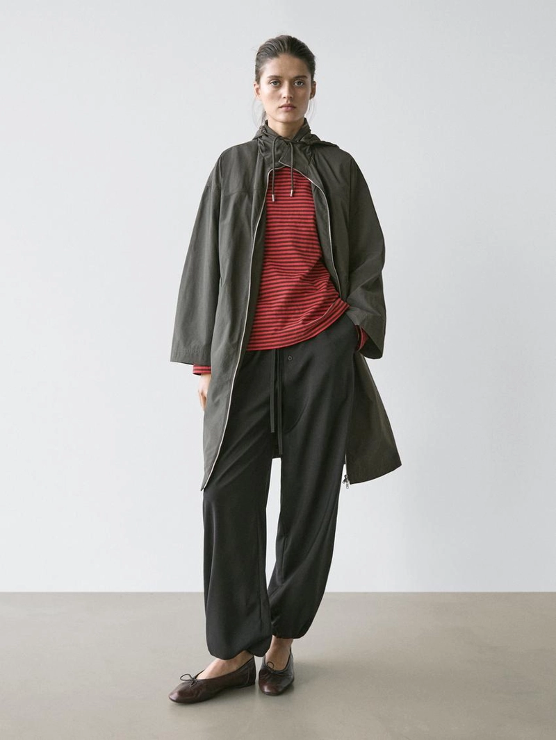 Плащ из технической ткани с капюшоном