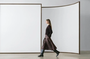 Свитер с V-образным вырезом в оверсайз- Заказать в России