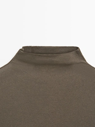 Футболка из ребристого хлопка с длинным рукавом- Заказать в России