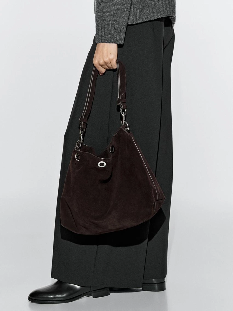 Сумка с люверсами из замши