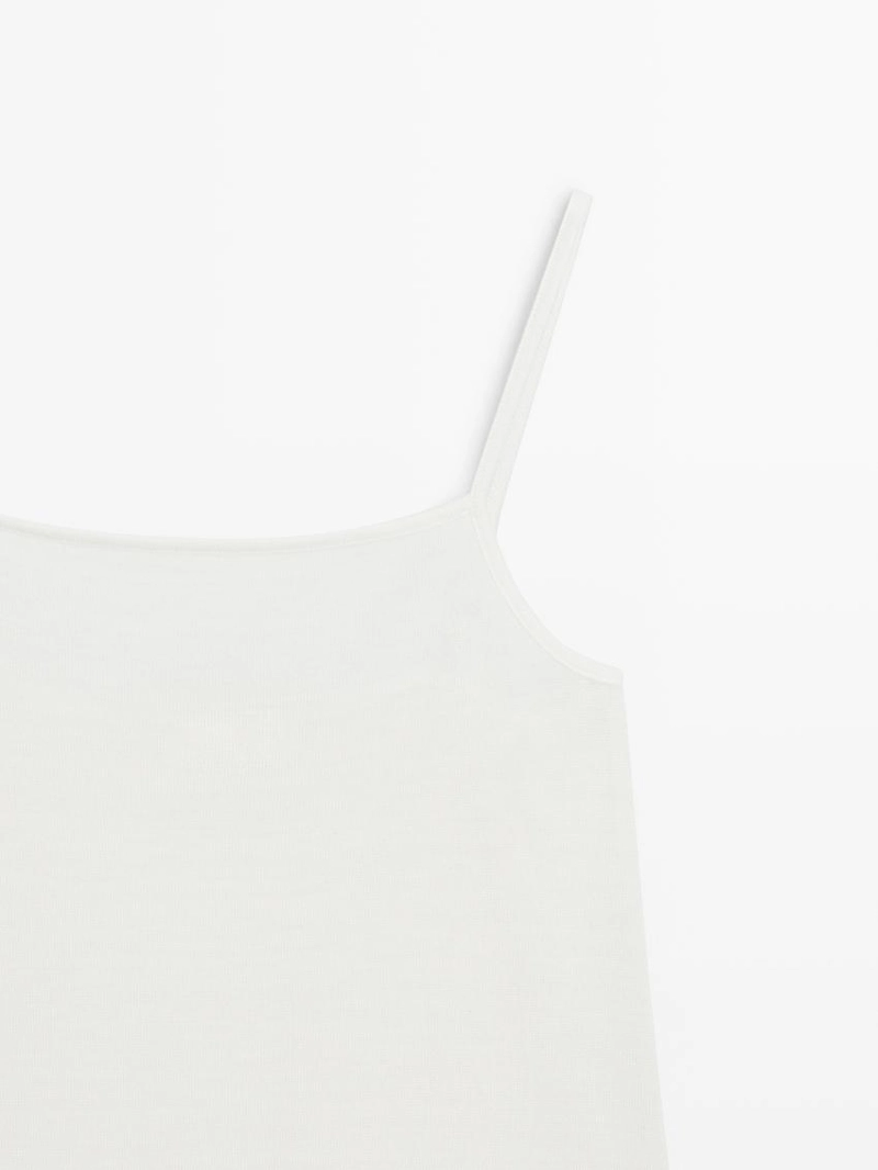 Топ-майка с кружевными деталями