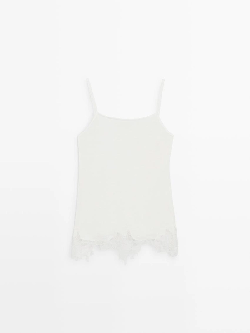 Топ-майка с кружевными деталями