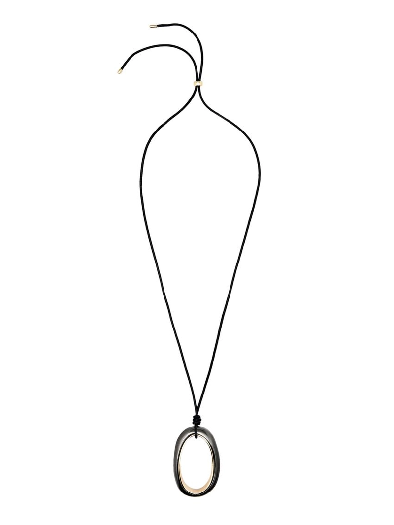 Ожерелье с овальным подвеской