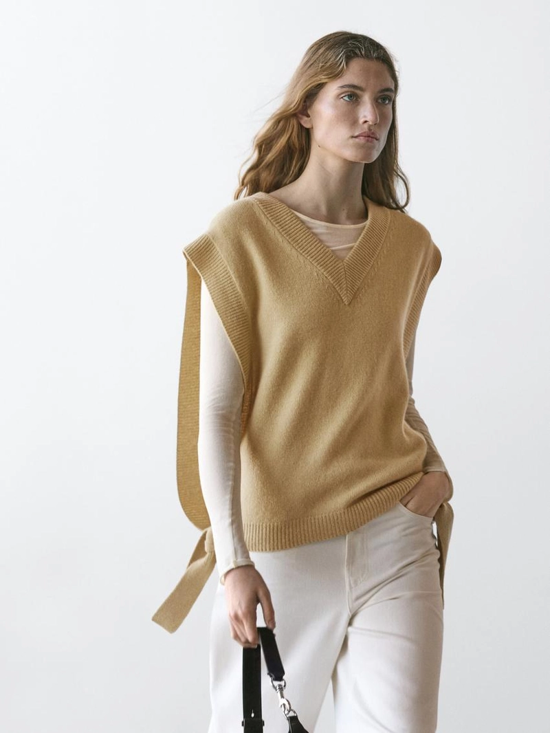 Воротник талией с деталями на завязках