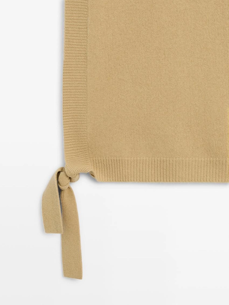 Воротник талией с деталями на завязках