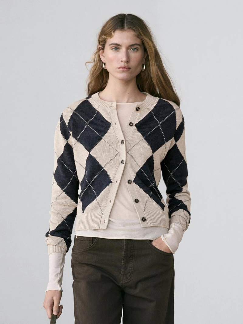 Кардиган с аранами из хлопкового смесового вязания