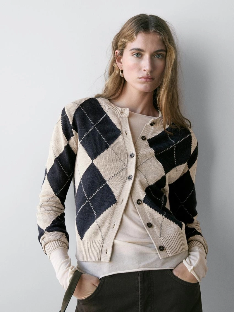 Кардиган с аранами из хлопкового смесового вязания