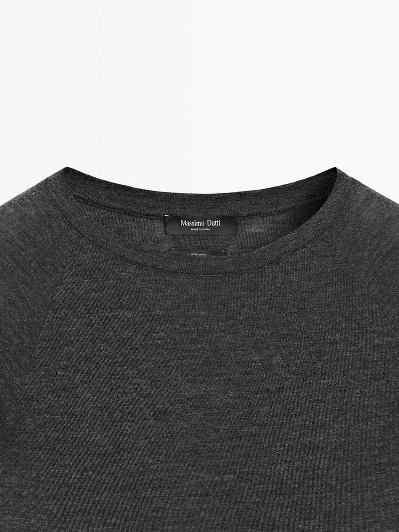 Водолазка из шерсти с реглановыми рукавами