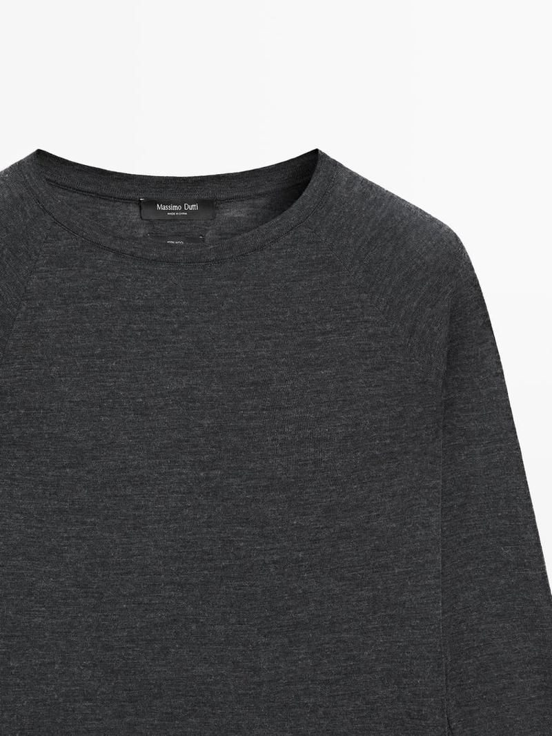 Водолазка из шерсти с реглановыми рукавами