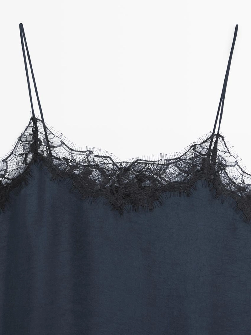 Топ-камисоль с контрастными кружевными деталями