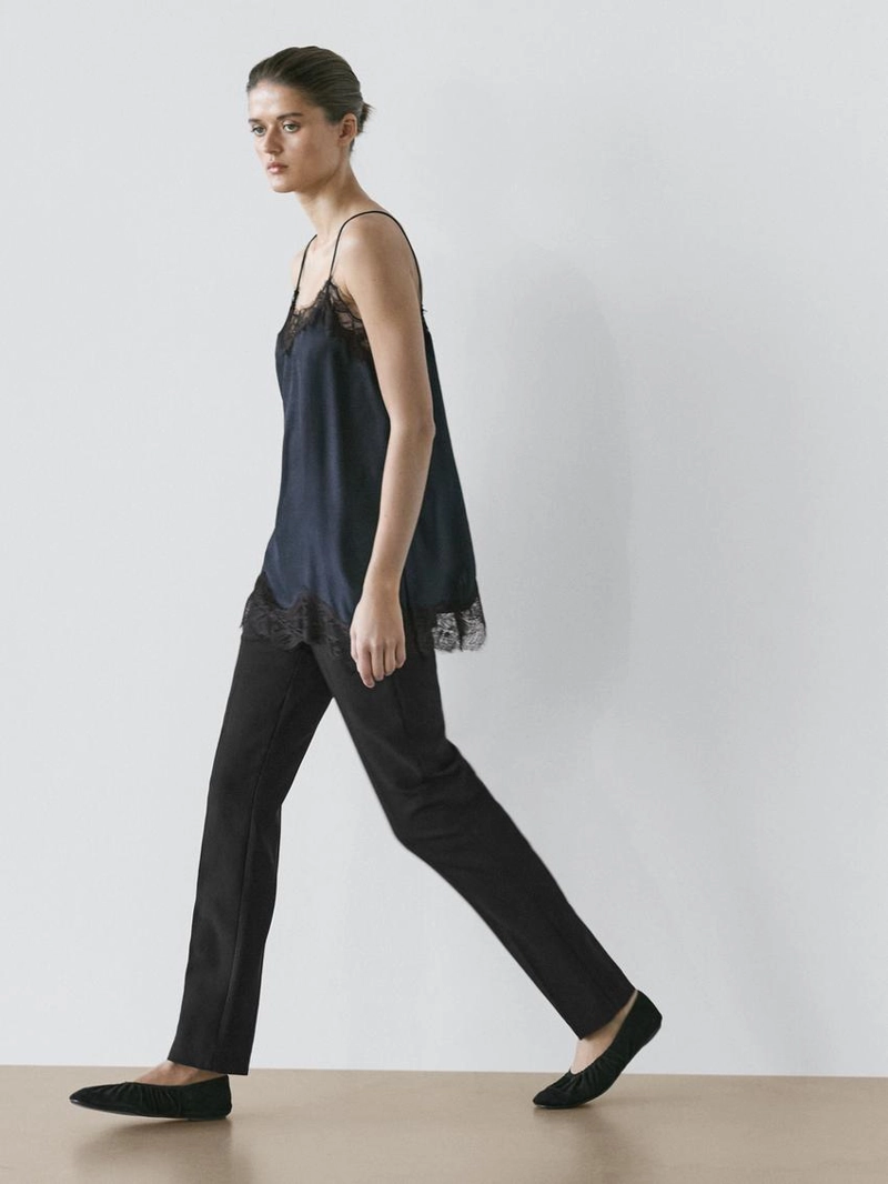 Топ-камисоль с контрастными кружевными деталями