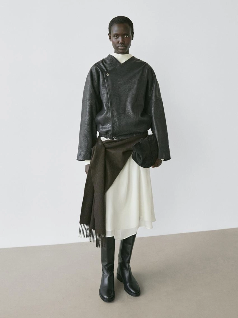 Кожаная бомбер-кожанка