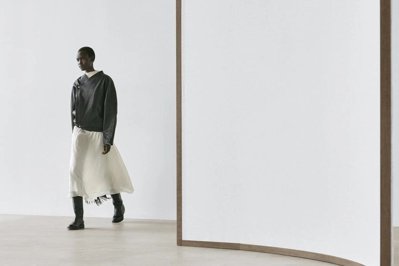 Кожаная бомбер-кожанка