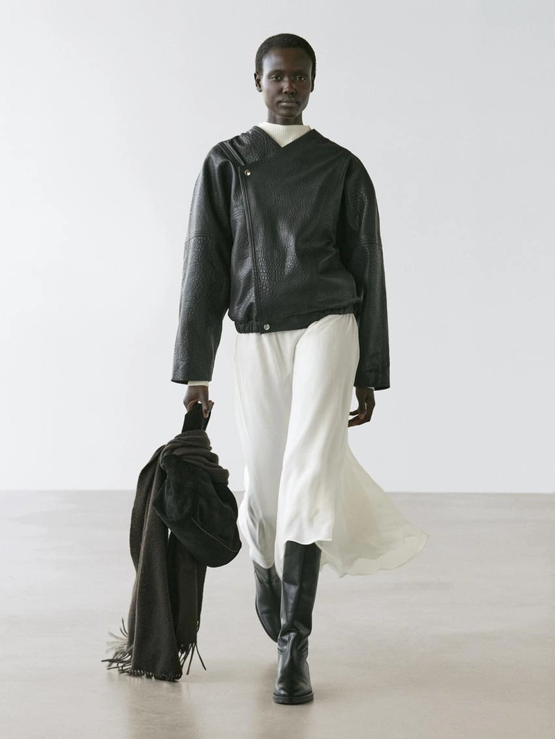 Кожаная бомбер-кожанка