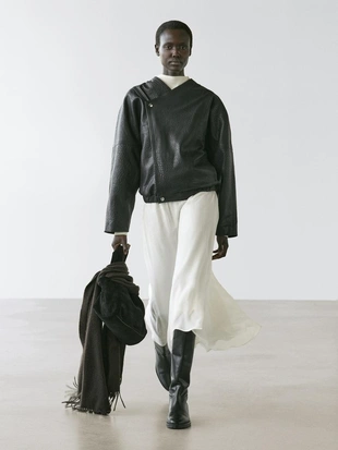 Кожаная бомбер-кожанка- Заказать в России